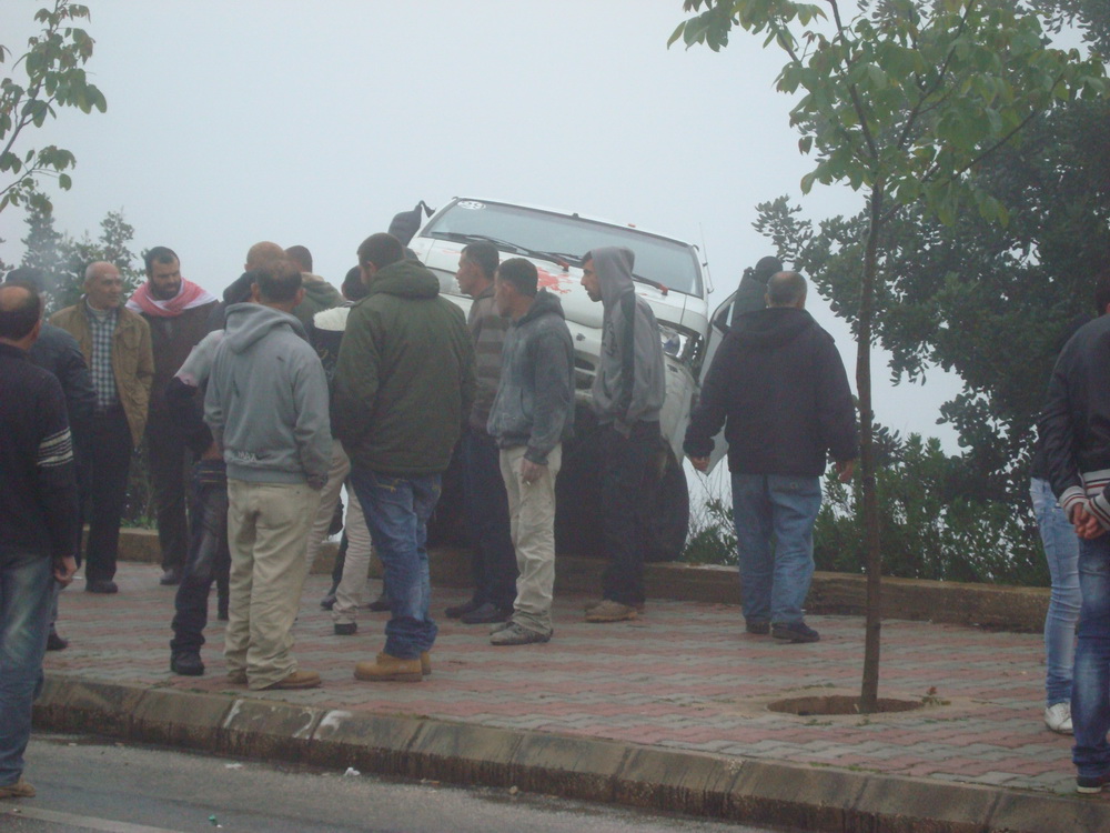 نجاة ركاب فان انزلق على طريق عديسة الحدودية واستقر في منطقة متنازع عليها بين لبنان واسرائيل‎