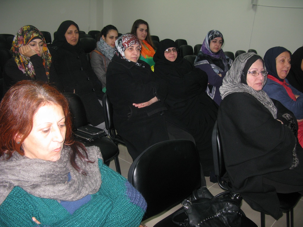 محاضرة في الجمال لسيدات الخيام قدّمتها الأخصائية فاطمة عواضة