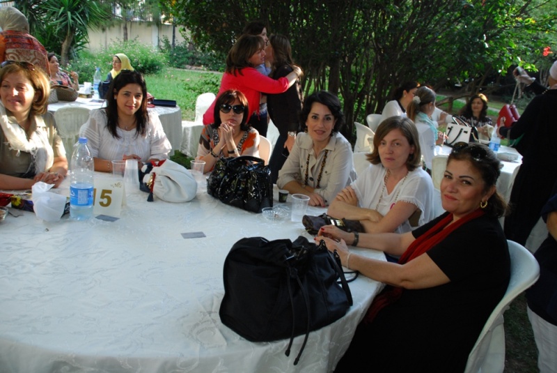 عصرونية في صيدا‎ لصديقات جمعية رعاية اليتيم