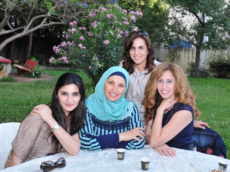 عصرونية في صيدا‎ لصديقات جمعية رعاية اليتيم