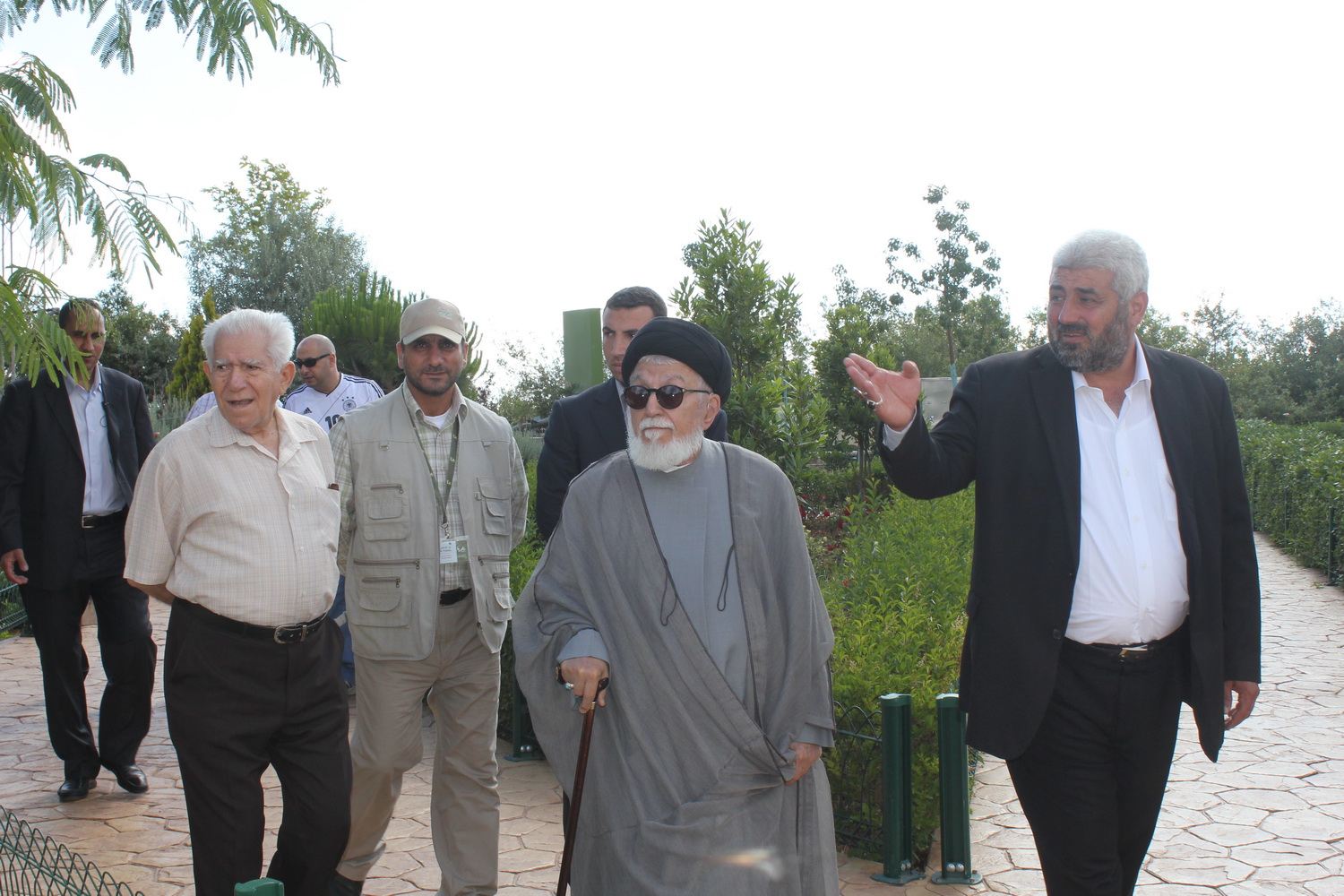 آية الله العلامة السيد محمد بحـر العــلوم يزور معلم ملـيـتــا السياحي الجهادي في منطقة اقليم التفاح ( النبطية)