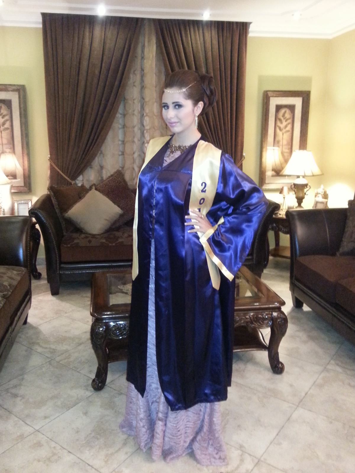  نادين تقف في بفخر واعتزاز.. فتفوقها هو ثمرة تعبها وكدّها ومثابرتها