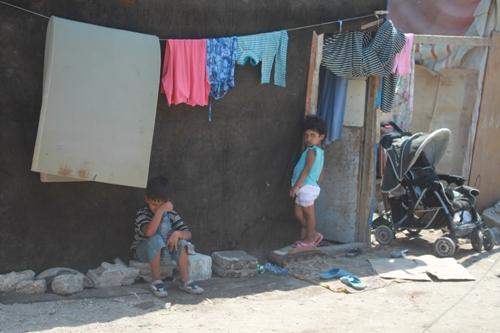 طفل يبكي سوء الحال