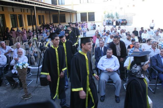 حفل تخرّج في ثانوية الأحمدية النموذجية - أرشيف