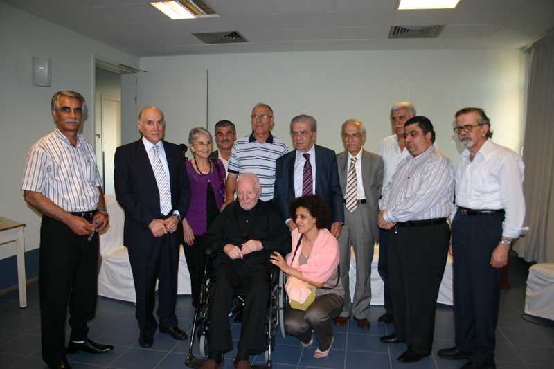 تجمع الهيئات الاهلية التطوعية في لبنان يكرم المطران غريعوار حداد - أرشيف