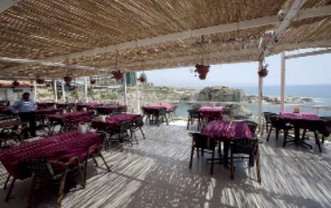 تمديد آجال الديون المدعومة للمؤسسات السياحية 3 سنوات إضافية (أرشيف ــ أ ف ب)