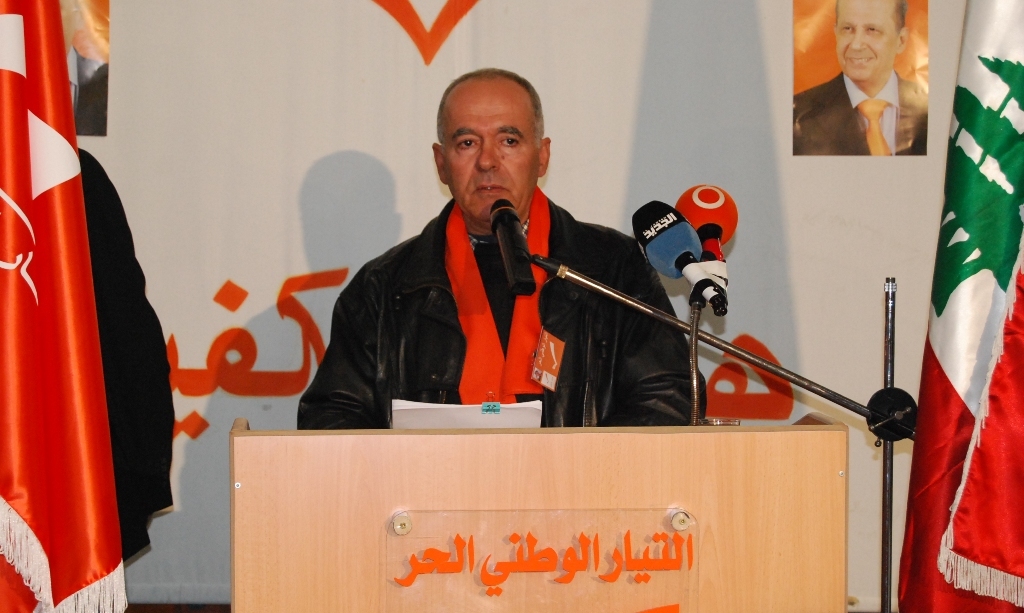 عساف أبو رحال في واحدة من صوره الأخيرة - أرشيف موقع خيام دوت كوم