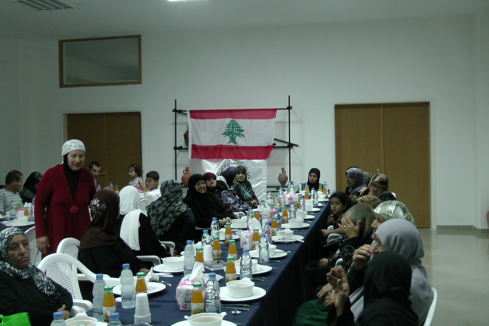 حفل إفطار للمسنين وللشؤون الإجتماعية في نادي الخيام