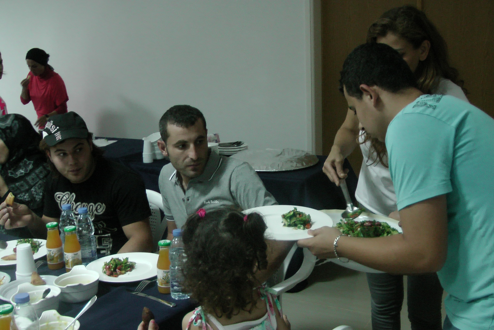 حفل إفطار للمسنين وللشؤون الإجتماعية في نادي الخيام