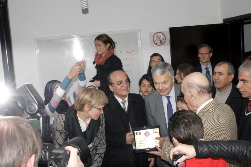 وزير خارجية بلجيكا يزور مراكز عامل في كامد اللوز ومشغرة