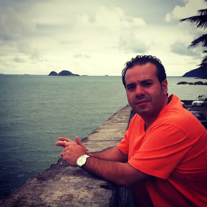  السيّد أشرف زلزله