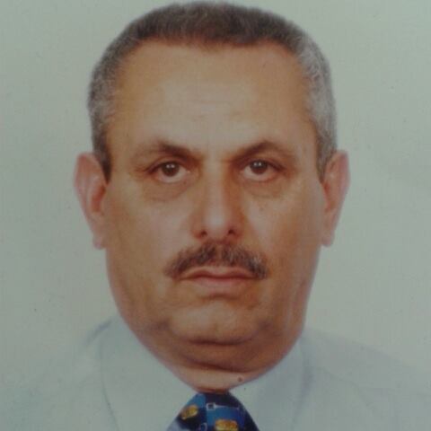 الكاتب الحاج صبحي القاعوري: الفقر ليس عيباًً.. لكن العيب ان تحاول نسيان الماضي وتتصرف تصرفات غير مألوفة لا في بيئتك السابقة ولا في وضعك ال