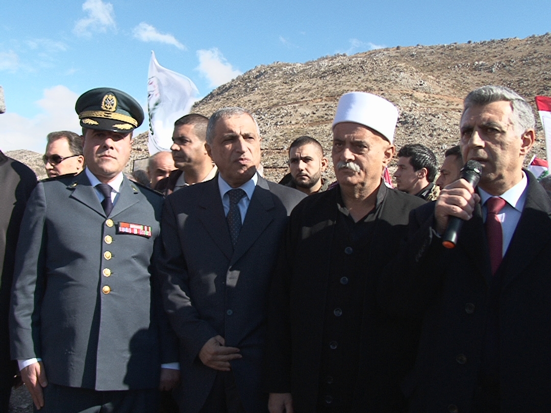 حمدان متحدثا وبدا النائب قاسم هاشم وممثل قائد الجيش العقيد نصري عُليق