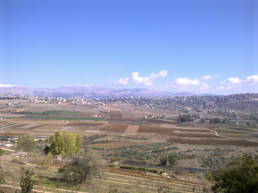 السهل سهلنا جميعا.. فالخياميون وأبناء القرى والبلدات المجاورة يجمعهم تاريخ واحد وعادات وتقاليد وتراث واحد