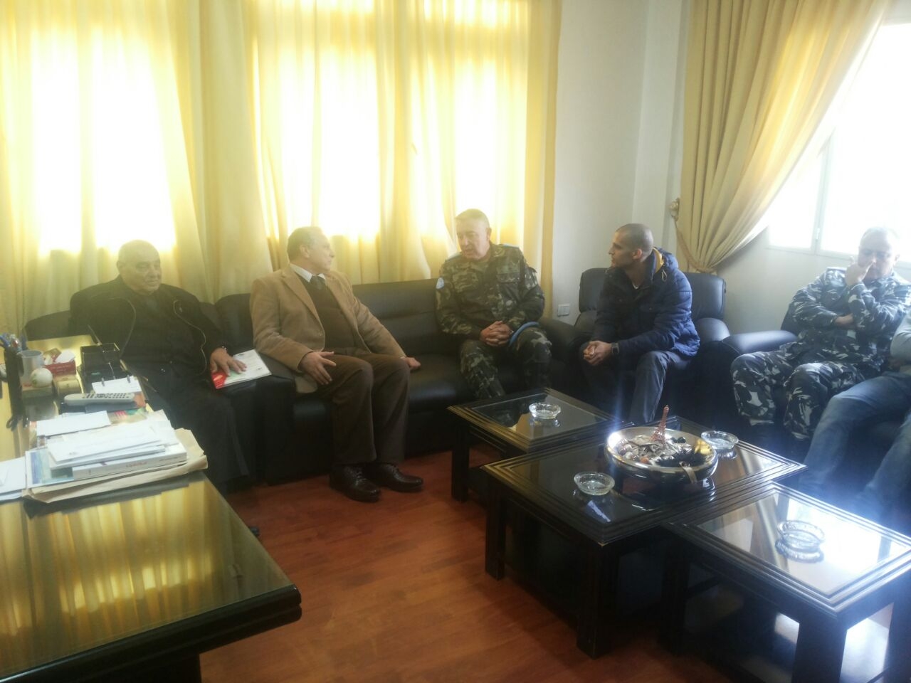 القائمقام الحايك مستقبلا الجنرال اولموس بحضور فاعاليات