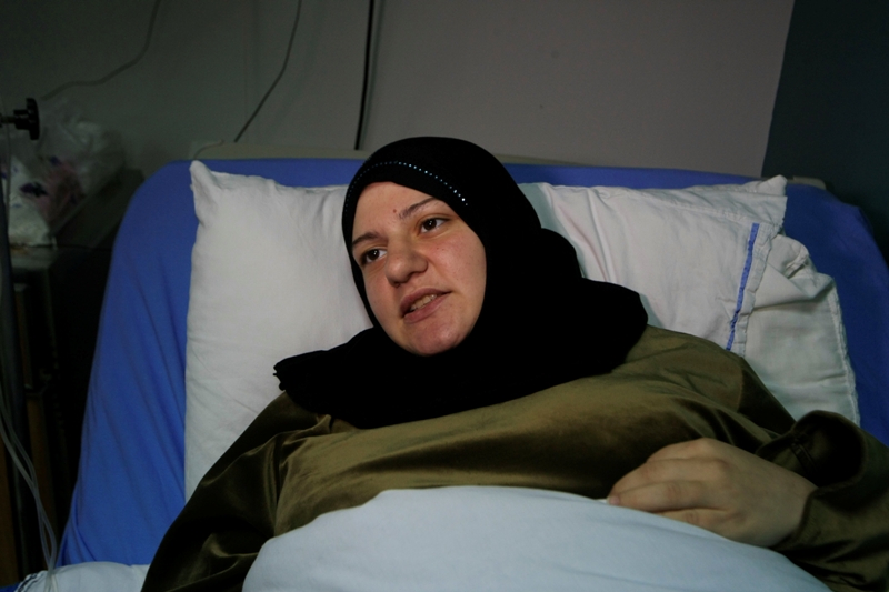 الام آية بصحة جيدة