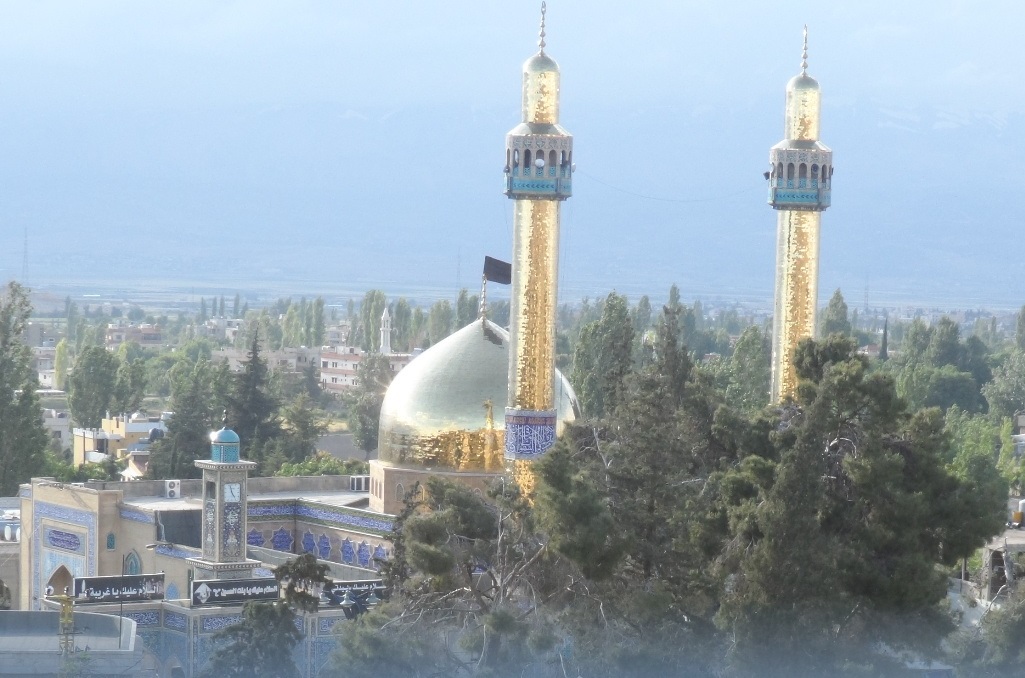 اكثر الروايات تدل على ان الإمام مالك تلاقى سنتين ليس أكثر الإمام الصادق ( ع ) في مجالس الإمام ، ومن بعدها انتقل الإمام مالك الى مجالس الإما