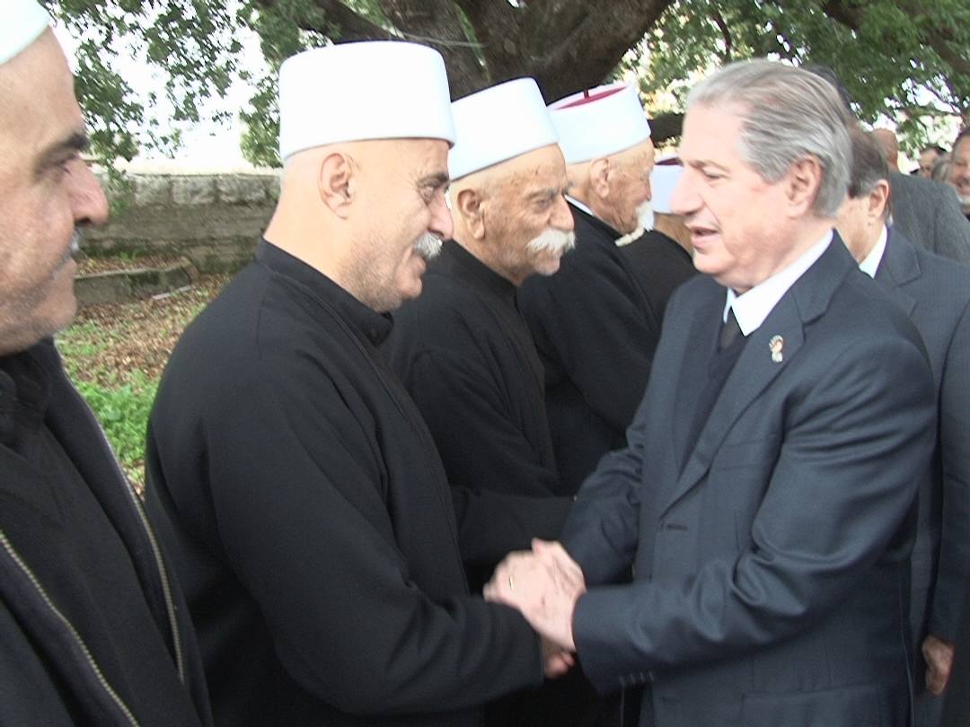  الرئيس الجميل في خلوات البياضة