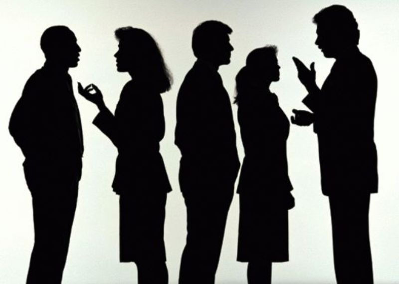 أساس الحرية في الحوار ان لا تلوذ بالصمت بدخولك طور الكتمان وان تعتدّ ببناء منفذ يليق بالحوار