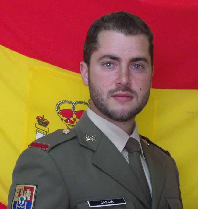 الجندي اﻻسباني الذي قتل بانقلاب اليتهم العسكرية‎