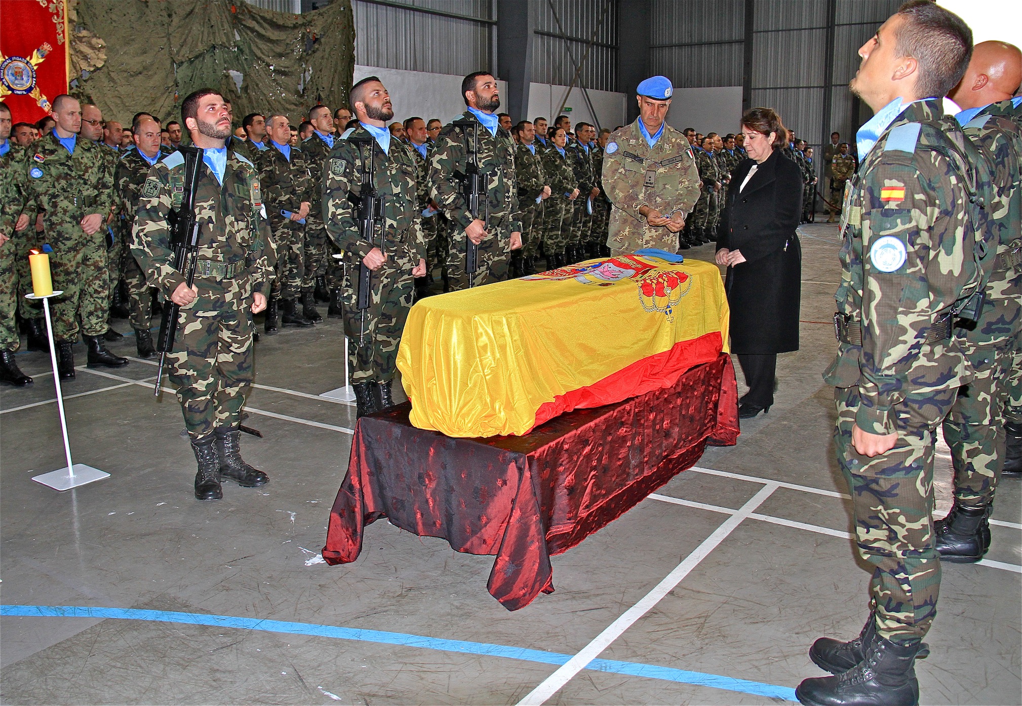 مراسم تشييع العنصرين الدوليين بحضور الجنرال سيرا وسفيرة أسبانيا في لبنان