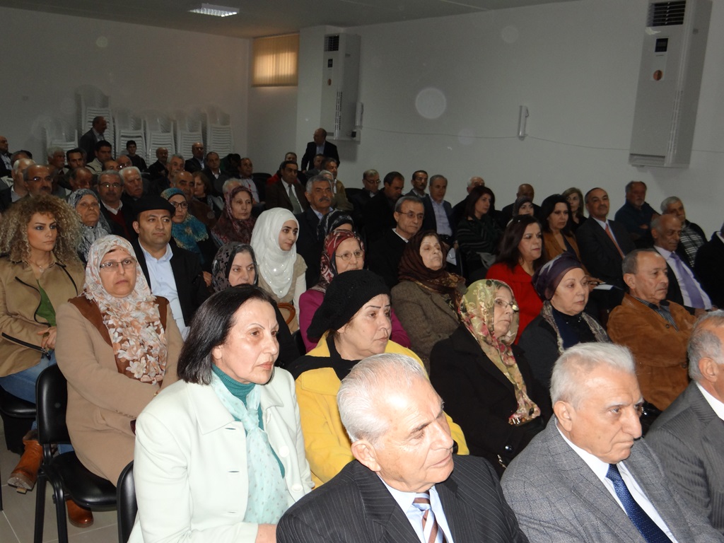 المحامية وداد يونس بين الحضور