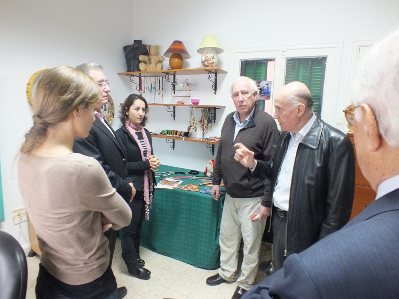 مهنا يستقبل وفدا فرنسيا في مركزي \