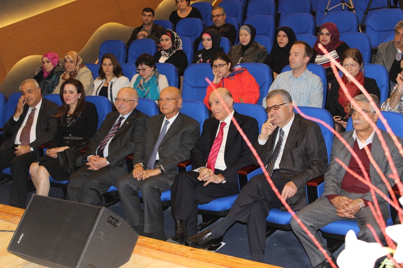 طاولة مستديرة حول كتاب د. كامل مهنا «ملحمة الخيارات الصعبة»