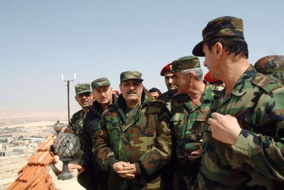 قام نائب القائد العام للجيش والقوات المسلحة وزير الدفاع السوري العماد فهد جاسم الفريج يرافقه عدد من ضباط القيادة العامة بجولة ميدانية إل