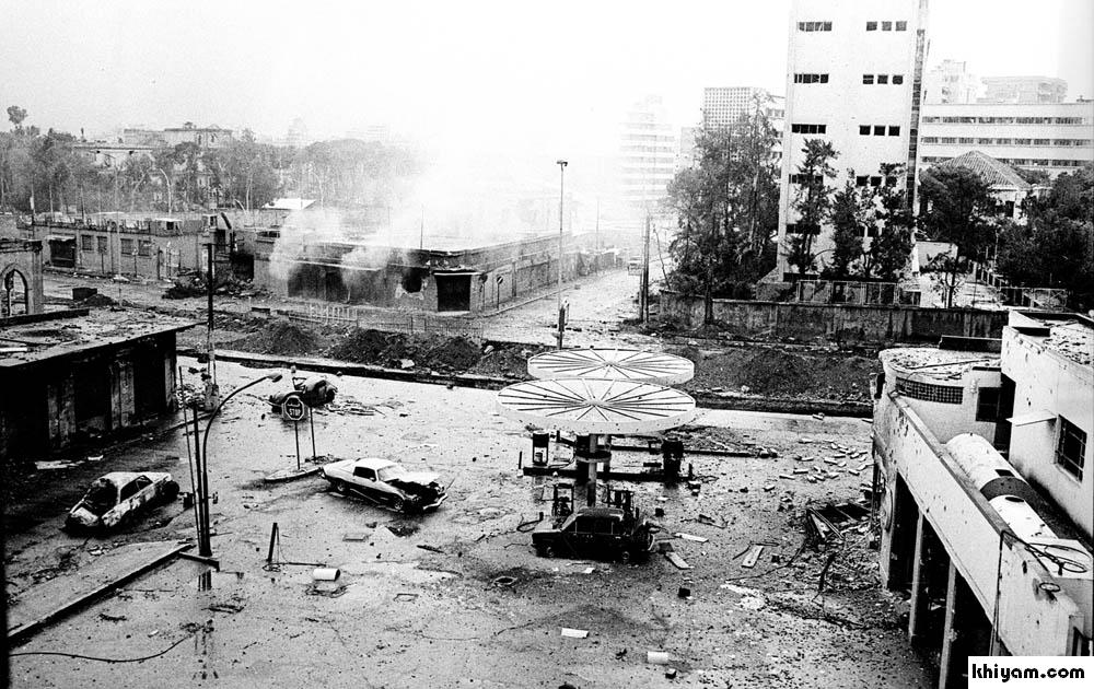 واحد من أيام الحرب الأهلية: دمار هائل في ساحة البربير - أرشيف جمال السعيدي