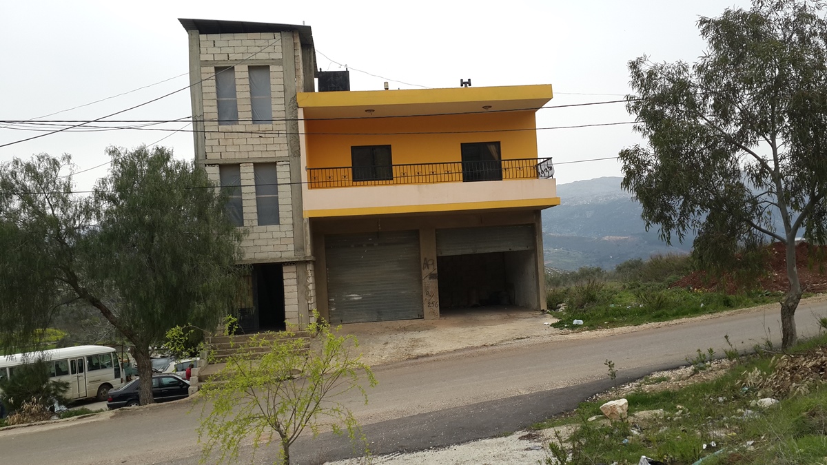 منزل من ثلاث طبقات، معروض للبيع في الخيام