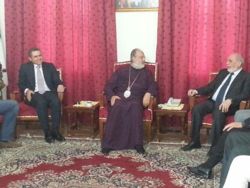 المطران حداد مستقبلا النائب اسعد حردان للتهنئة بعيد الفصح