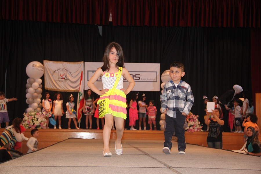 عرض أزياء للاطفال في النبطية