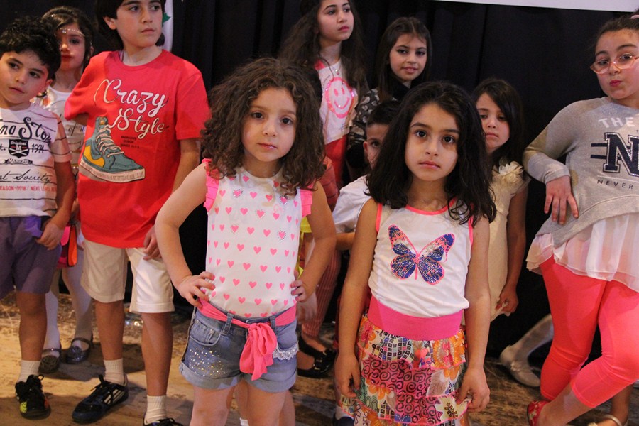 عرض أزياء للاطفال في النبطية