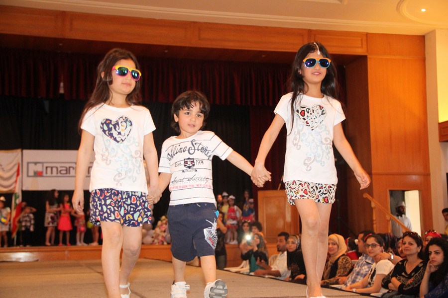 عرض أزياء للاطفال في النبطية