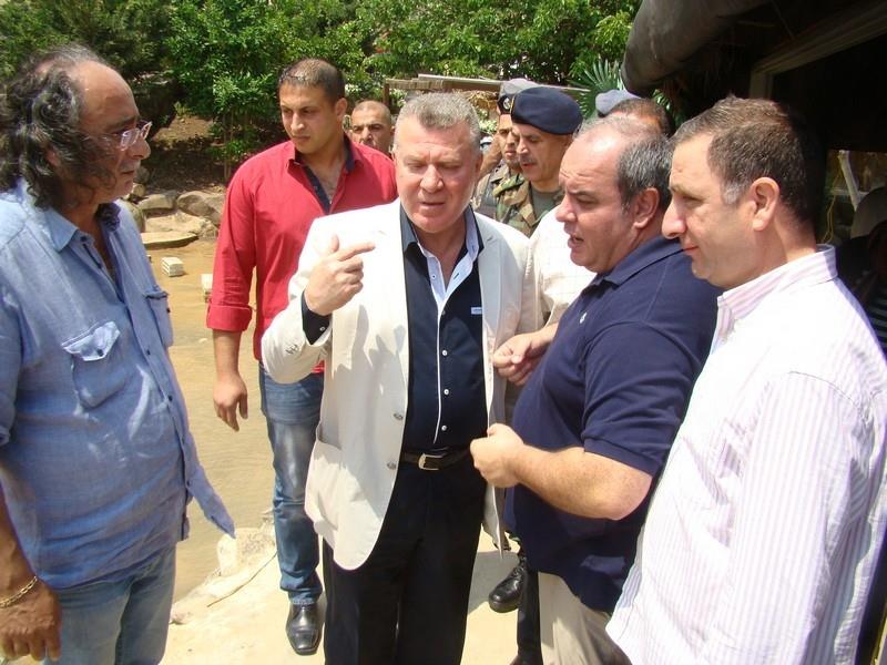 العميد شحرور يتفقد الأشغال في الوزاني (طارق ابو حمدان)