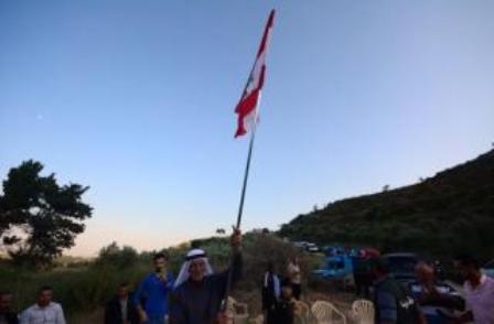 استمر التجمع حتى غروب اليوم، على مرأى أكثر من 15 جنديا اسرائيليا استنفروا خلف السياج الشائك