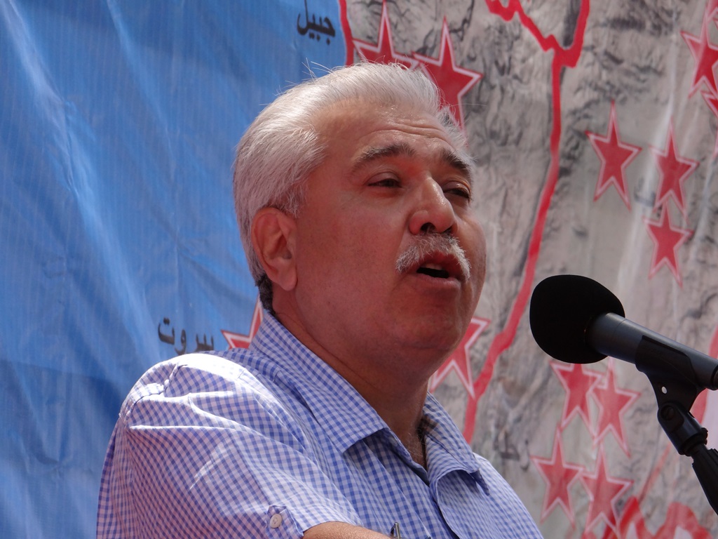 عريف الحفل الأستاذ حسين كريم