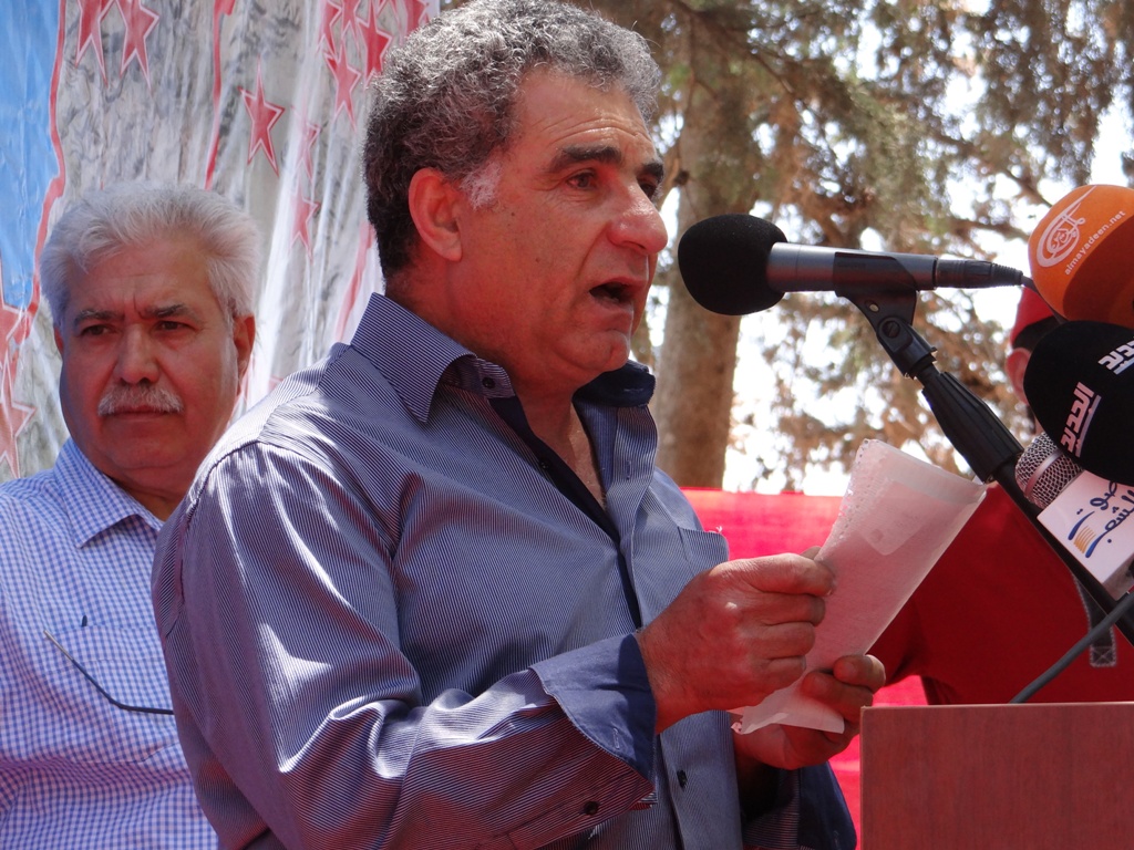 الأستاذ حسن البيطار متحدثا باسم عائلات الشهداء