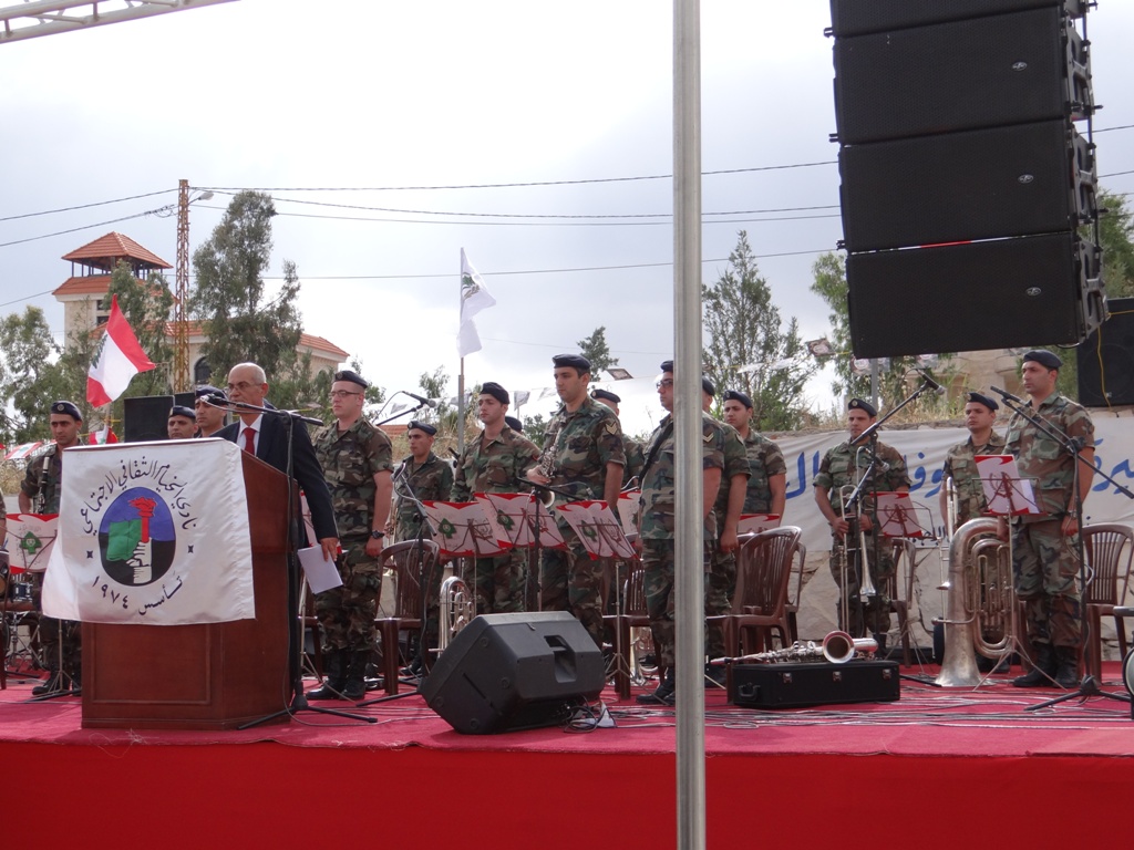 من الحفل الموسيقي الذي أحيته فرقة موسيقى الجيش اللبناني في نادي الخيام 