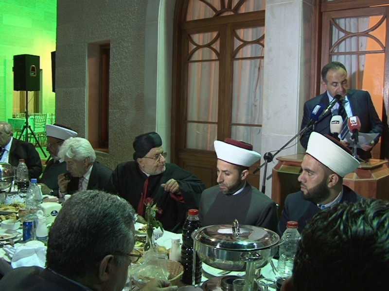 الخليل متحدثا في الافطار