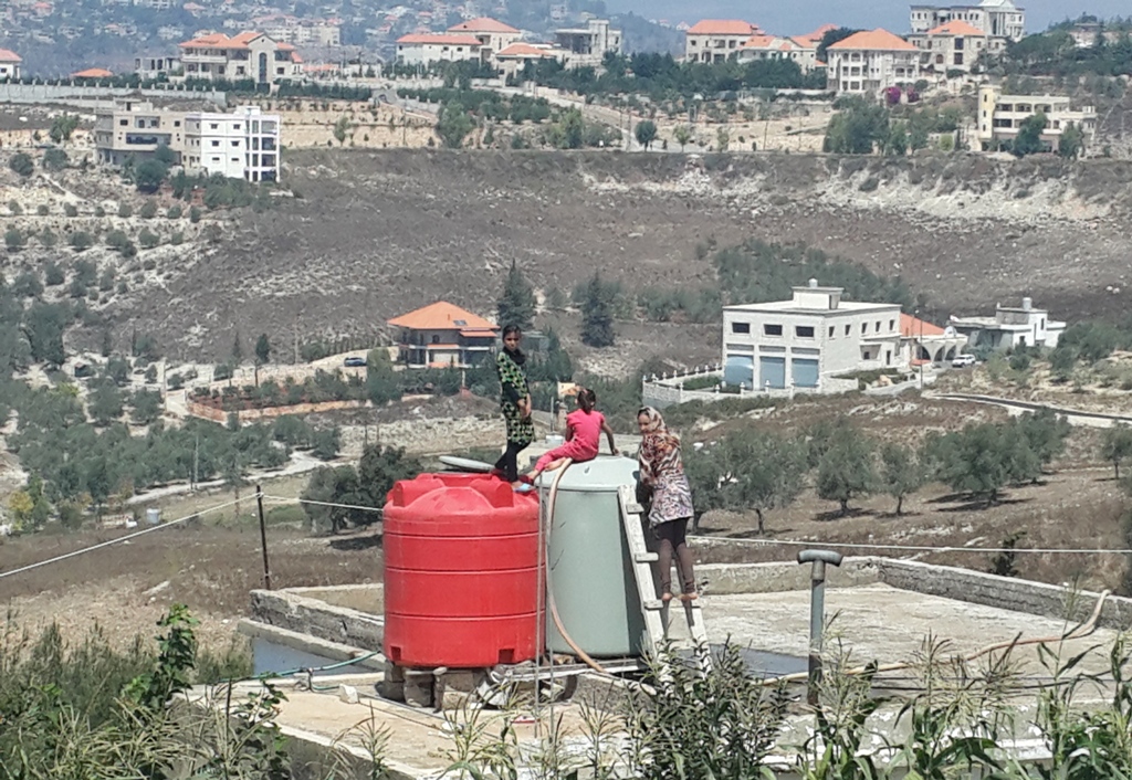 هل يعقل أن يعاني بعض سكان بلدتنا الخيام من شح المياه وهي التي تتربع على هضبة تعلو بحيرة كبيرة غير محددة الأبعاد من المياه؟