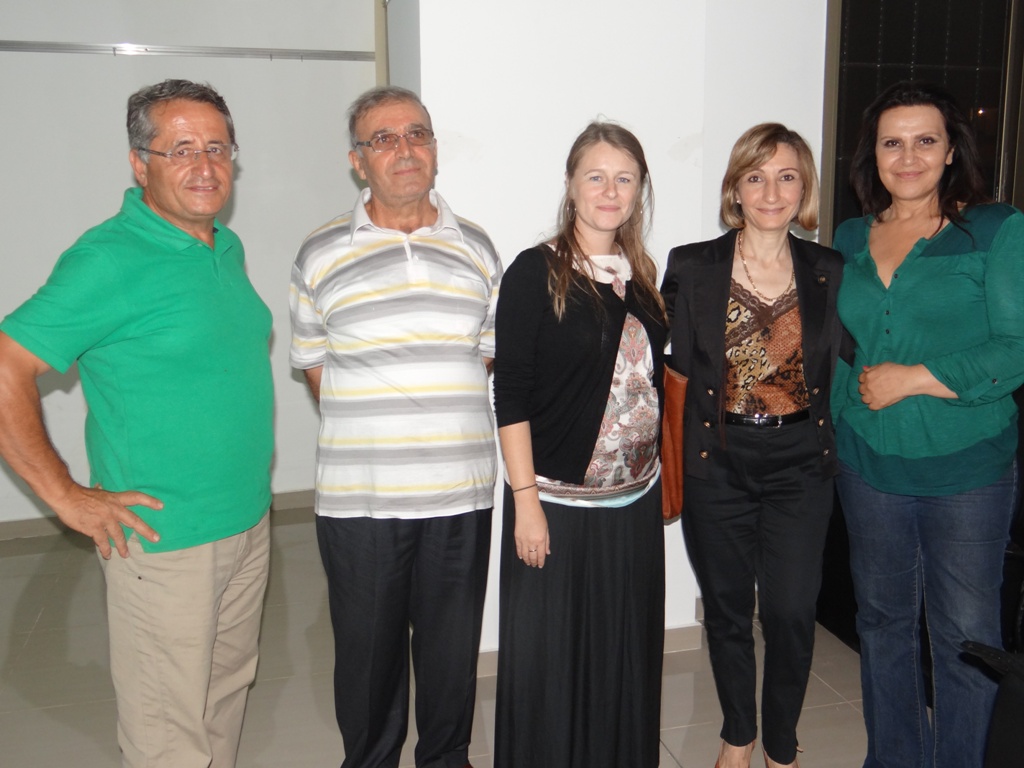 كامل عيّاش والسيدة عقيلته والسيدة ليتيسيا بارب يتوسطون الأستاذة نهاد يونس والمهندس أسعد رشيدي