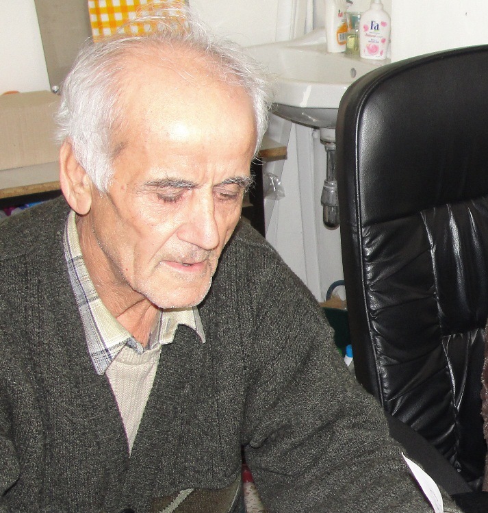 الكاتب علي عبد الحسن مهدي