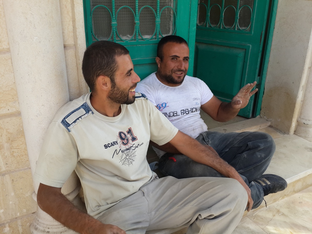 بعد اتمام العمل المطلوب في اصلاح الأعطال الفنيّة.. استراحة المحارب