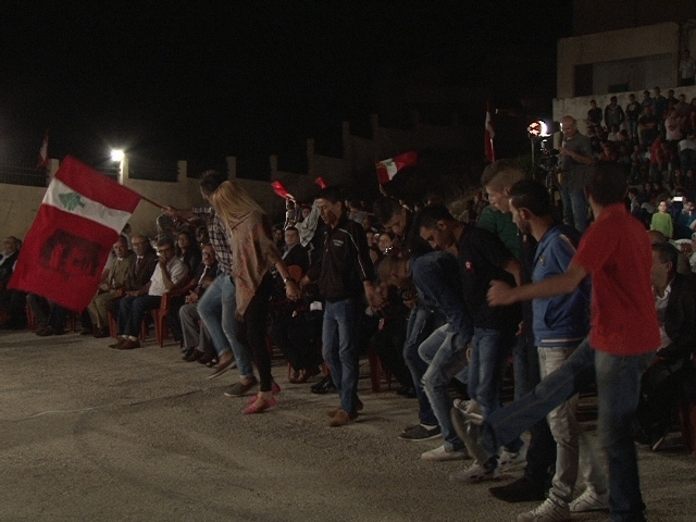 تفاعل الجمهور مع اغاني الفرقة الفلسطينية