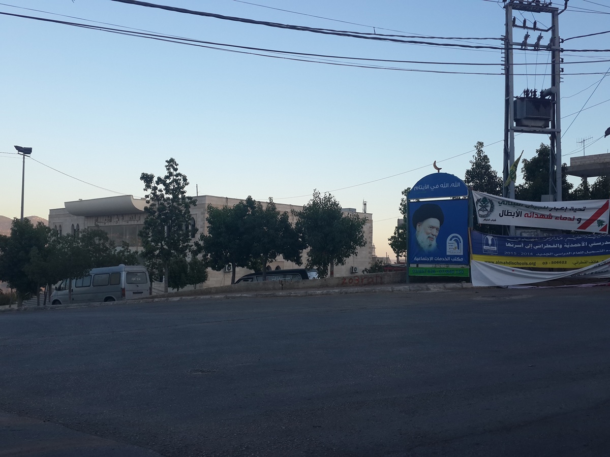 أكثرية المجتمع الخيامي يعيشون كما يقول المثل \