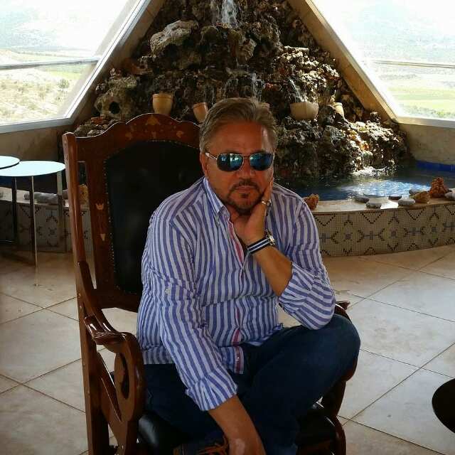 الكاتب أبو عصام محمد صفاوي: ما اروع ان يشاركك صديق او صديقة لحظات فرح او نجاح او الم.. ويدعو لك ويحسّ بما تحسّ به