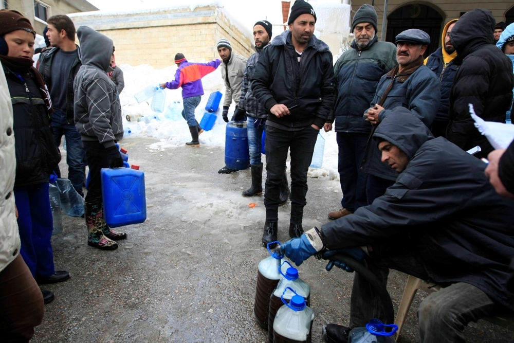 زحمة أمام محطة المحروقات في شبعا لتعبئة المازوت لزوم التدفئة