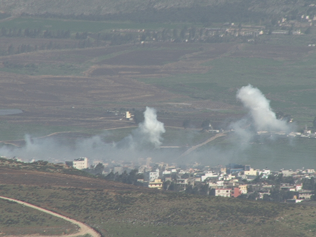 العدو يقصف بشدة محيط الوزاني بقذائف انشطارية